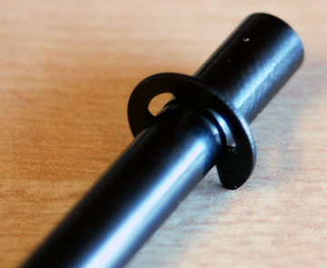 Put an E-clip in the groove on the start shaft.